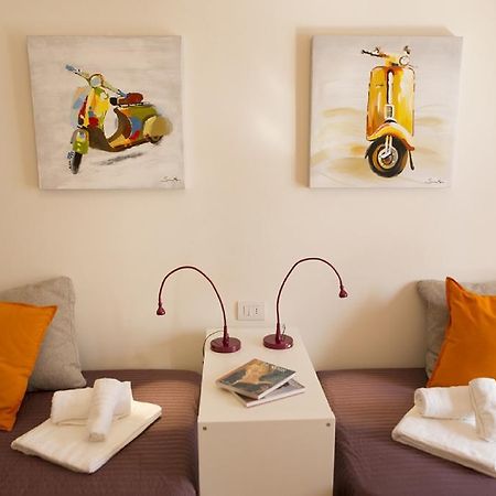 Fiera Monterosa 11 Apartment ميلان الغرفة الصورة