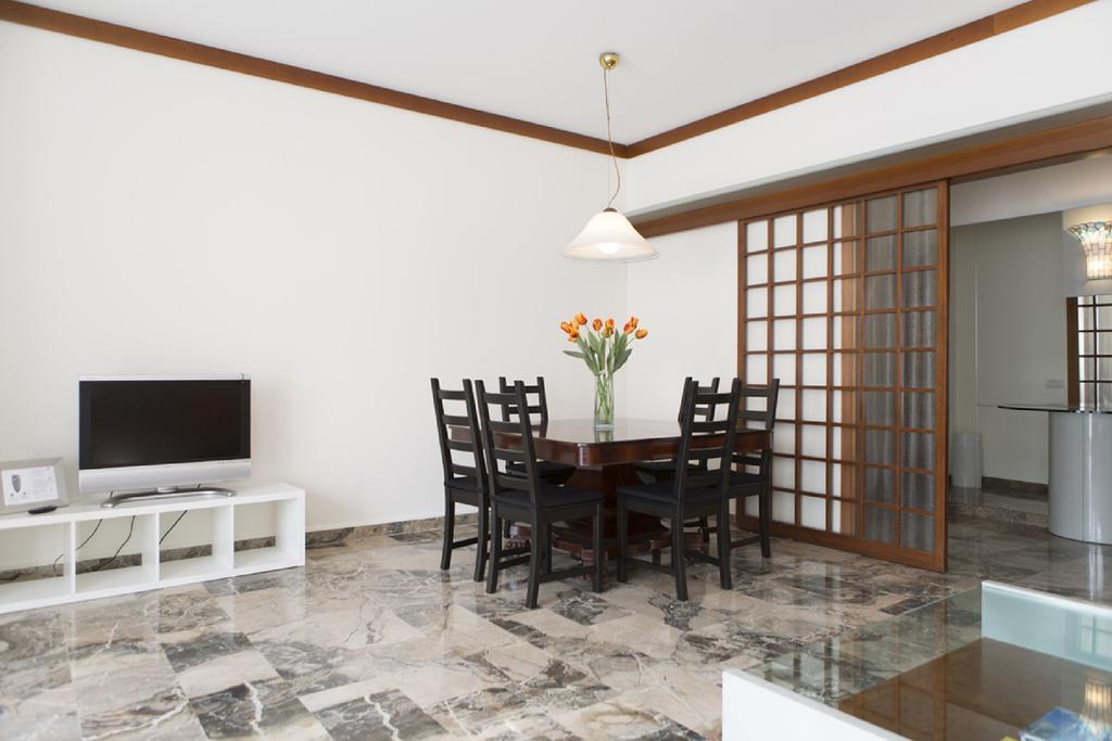 Fiera Monterosa 11 Apartment ميلان الغرفة الصورة