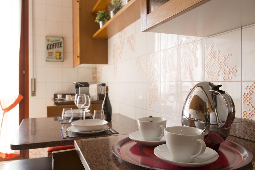 Fiera Monterosa 11 Apartment ميلان الغرفة الصورة