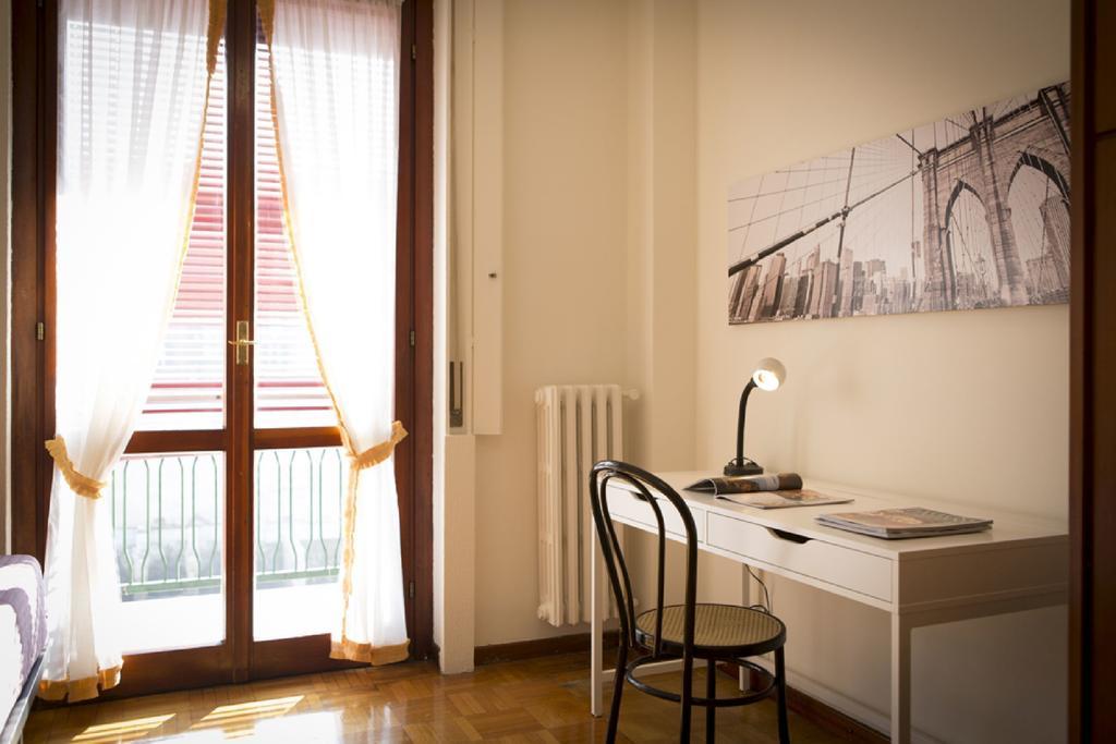 Fiera Monterosa 11 Apartment ميلان الغرفة الصورة