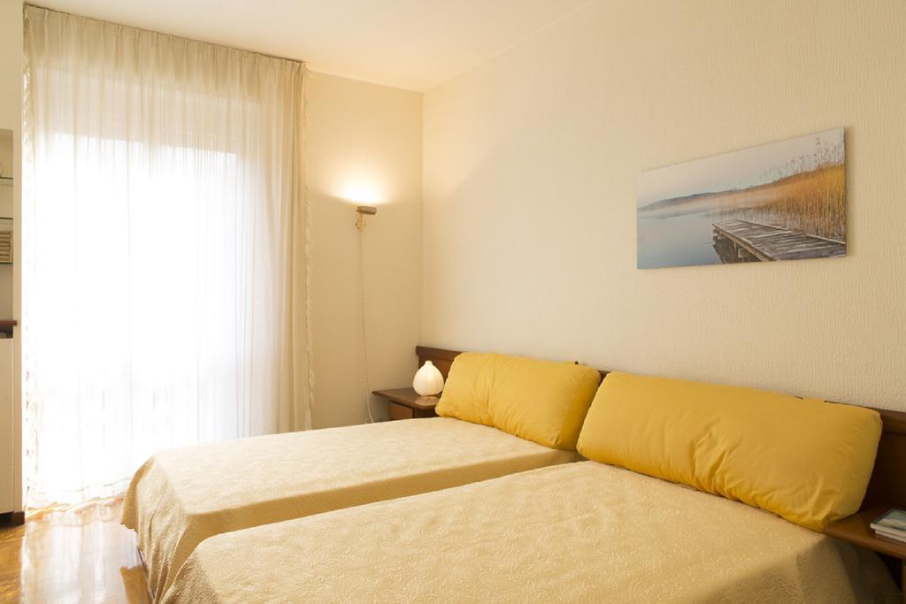Fiera Monterosa 11 Apartment ميلان الغرفة الصورة
